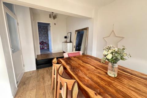 7 Balfour Drive, Rothwell, Kettering, NN14 6DP