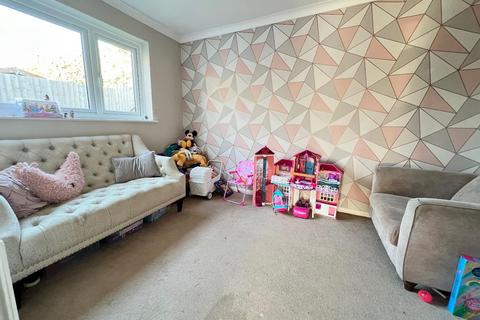 7 Balfour Drive, Rothwell, Kettering, NN14 6DP