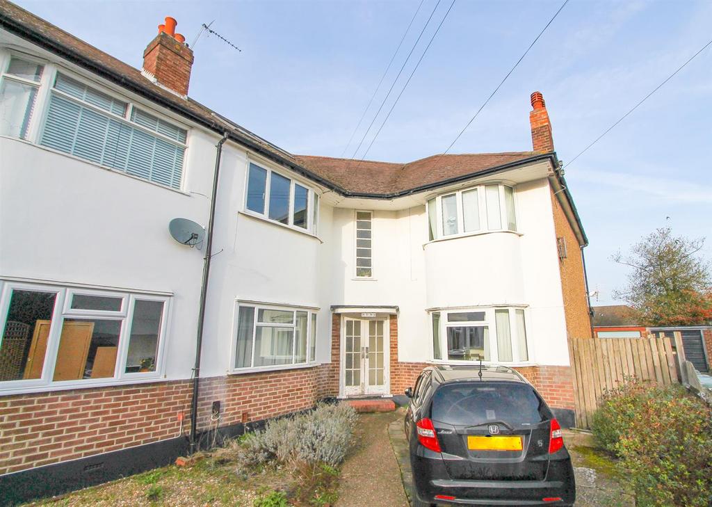 Lavender Close, Carshalton SM5 2 bed flat for sale £320,000