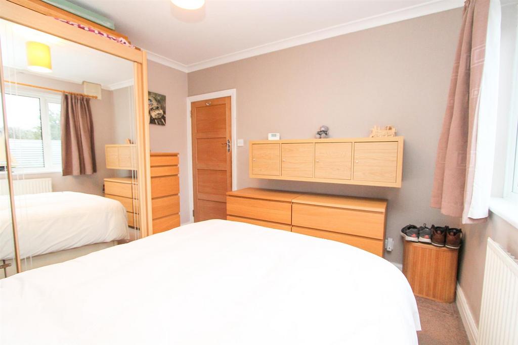 Bed 1b.jpg