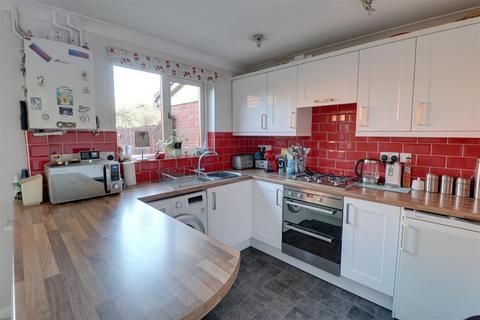 20 Berkeley Close, Hucclecote, Gloucester, GL3 3TG