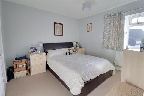 20 Berkeley Close, Hucclecote, Gloucester, GL3 3TG