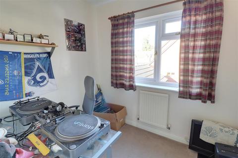 20 Berkeley Close, Hucclecote, Gloucester, GL3 3TG