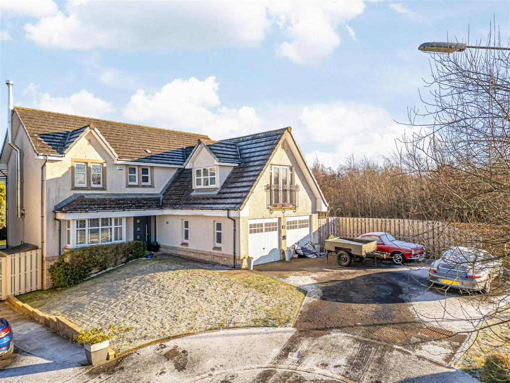 162 Dover Drive, Dunfermline, KY11 8HB 4 bed detached house £399,950