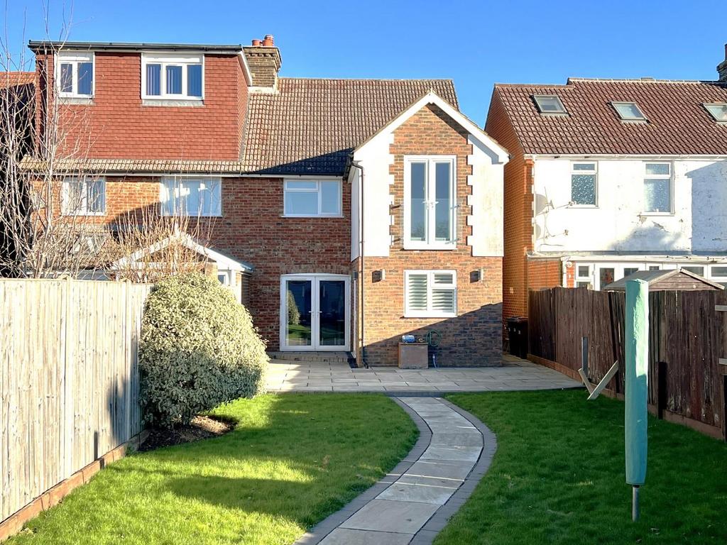 Hythe Road, Ashford 3 bed semidetached house for sale £375,000