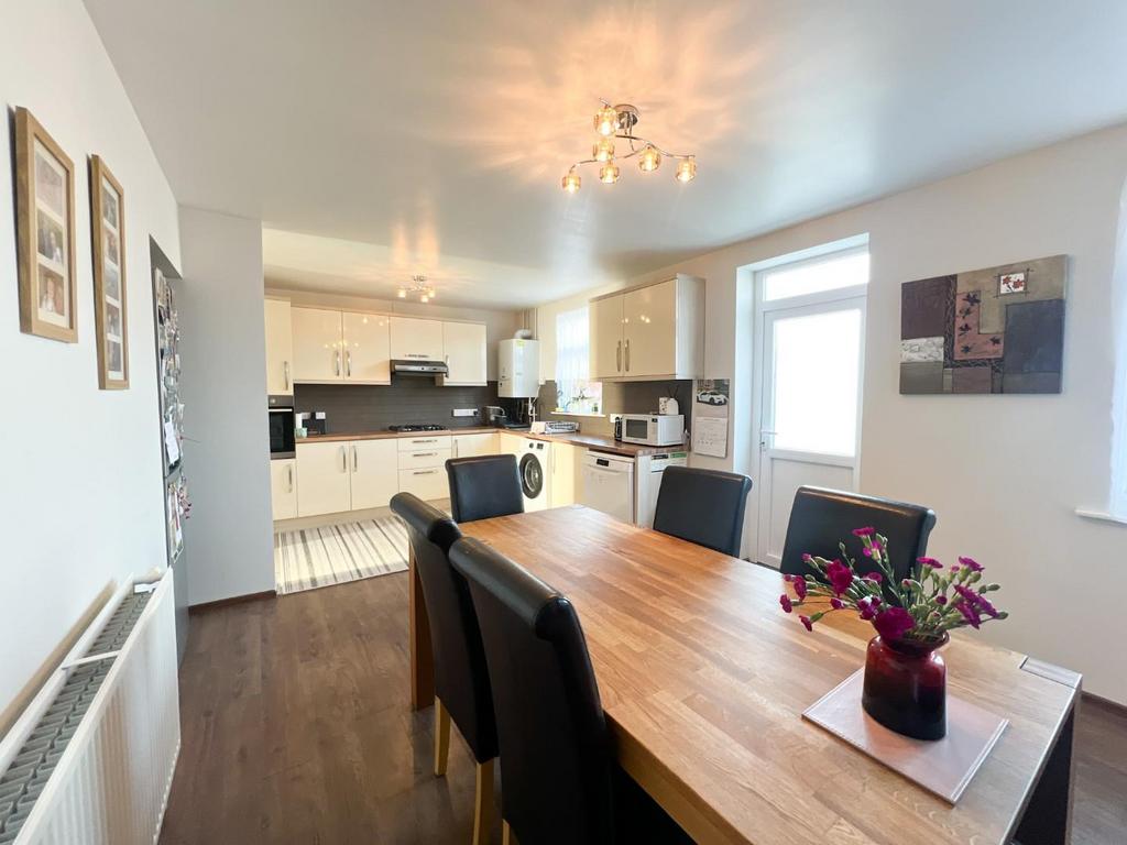 Leinster Avenue, Knowle, Bristol, BS4 3 bed semidetached house for