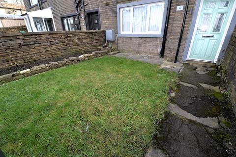 15 Ambler Thorn, Queensbury, Bradford, BD13 2NP
