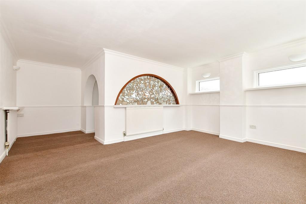 Albion Road, Broadstairs, Kent 2 bed semidetached house for sale £