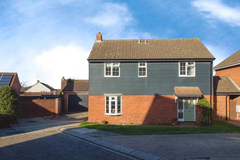 10 Hever Close, Hockley, SS5 4XB