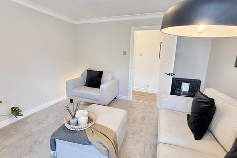 15 Calder Walk, Sunniside, Newcastle Upon Tyne, NE16 5XS