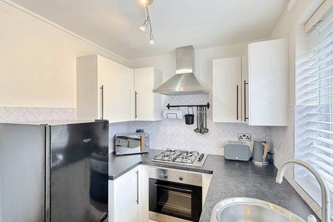 15 Calder Walk, Sunniside, Newcastle Upon Tyne, NE16 5XS