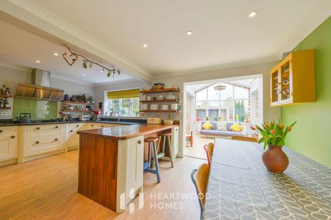 24 Tithe Barn Close, St Albans, AL1 2QD