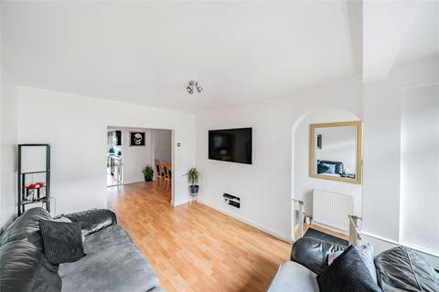 15 Osborne Avenue, Staines, TW19 7AF