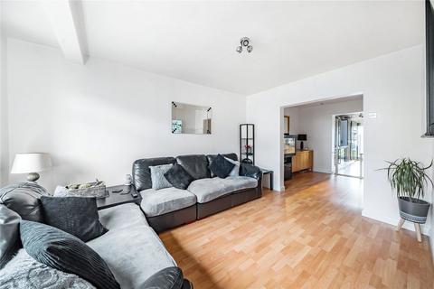 15 Osborne Avenue, Staines, TW19 7AF