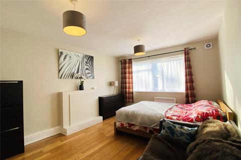 Studio for sale, Kingston Road, Staines-upon-Thames TW18