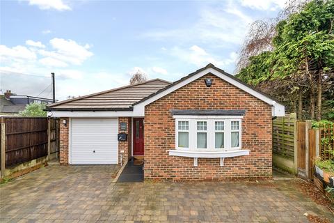 3 bedroom bungalow for sale, Ostlers Drive, Surrey TW15