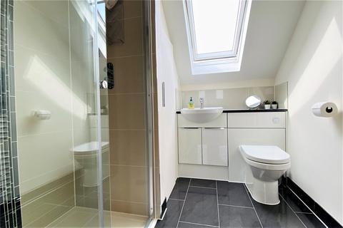 4 bedroom semi-detached house for sale, Staines-upon-Thames, Surrey TW18