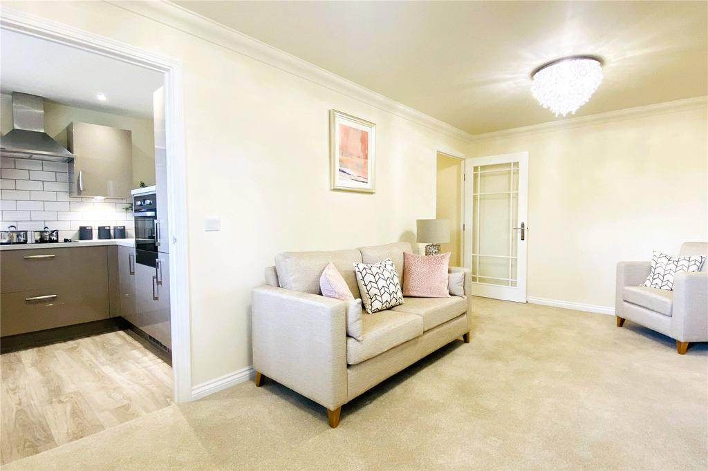 StainesUponThames, Surrey TW18 1 bed retirement property for sale £