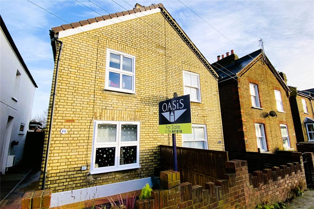 StainesuponThames, Surrey TW18 2 bed semidetached house for sale £