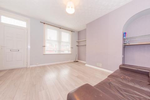 2 bedroom end of terrace house for sale, Longroyd Avenue, Leeds