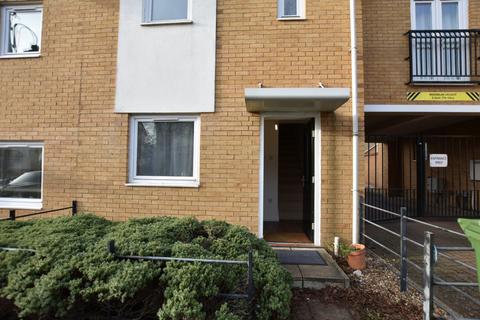 4 bedroom terraced house to rent, Lakeview Way, Hampton, Peterborough, PE7