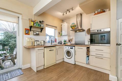 6 Brockman Rise, Bromley, BR1 5RB