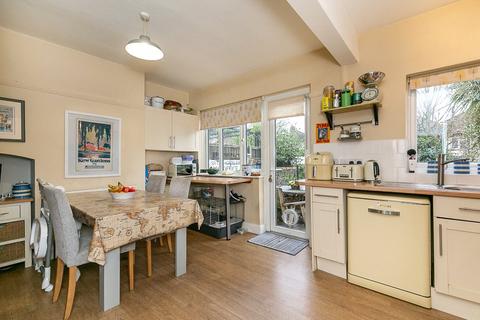 6 Brockman Rise, Bromley, BR1 5RB