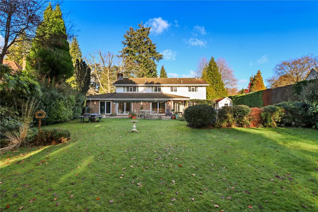 Middle Drive, Maresfield Park, Maresfield, Uckfield, TN22 5 bed