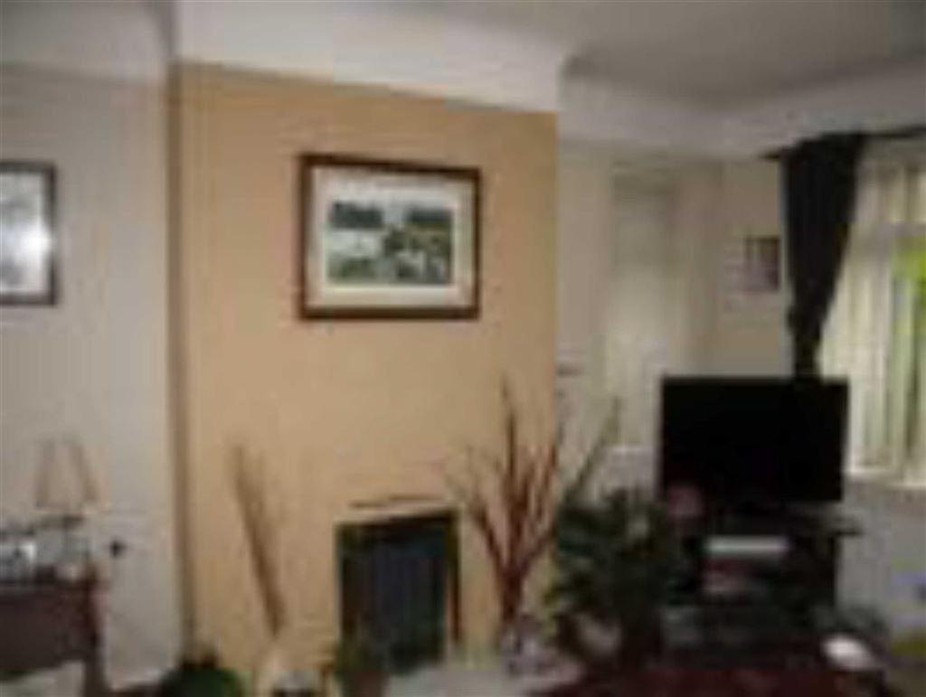 Saughall Road, Blacon 3 bed semidetached bungalow £145,000