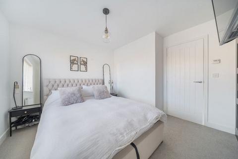 19 Clews Grove, Wootton, Bedford, MK43 9QN