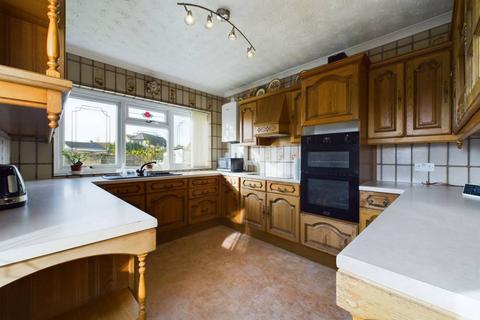 3 bedroom semi-detached bungalow for sale, Woodhurst Road, Canvey Island, SS8