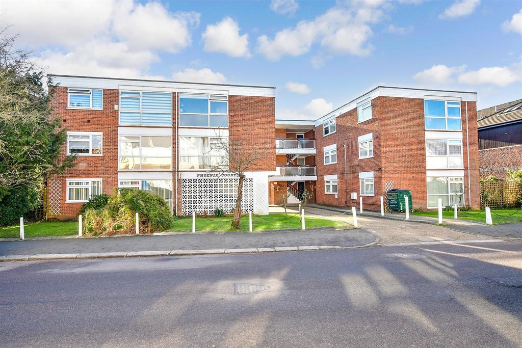Chingford Avenue, Chingford 2 bed flat for sale £325,000