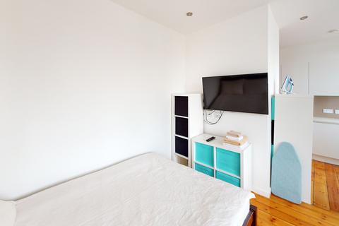 Studio to rent, Studio 302, 29A Upper Parliament Street, City Centre, Nottingham, NG1 2AP