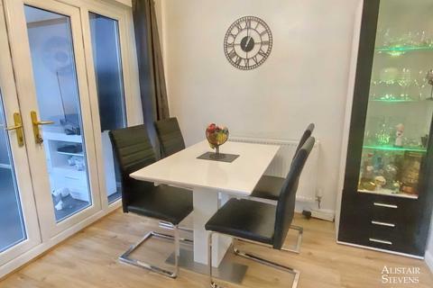 23 Crocus Drive, Royton, Oldham, OL2 6QP