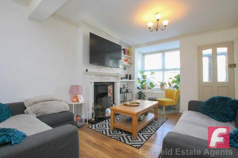 2 bedroom end of terrace house for sale, Victoria Road, Watford