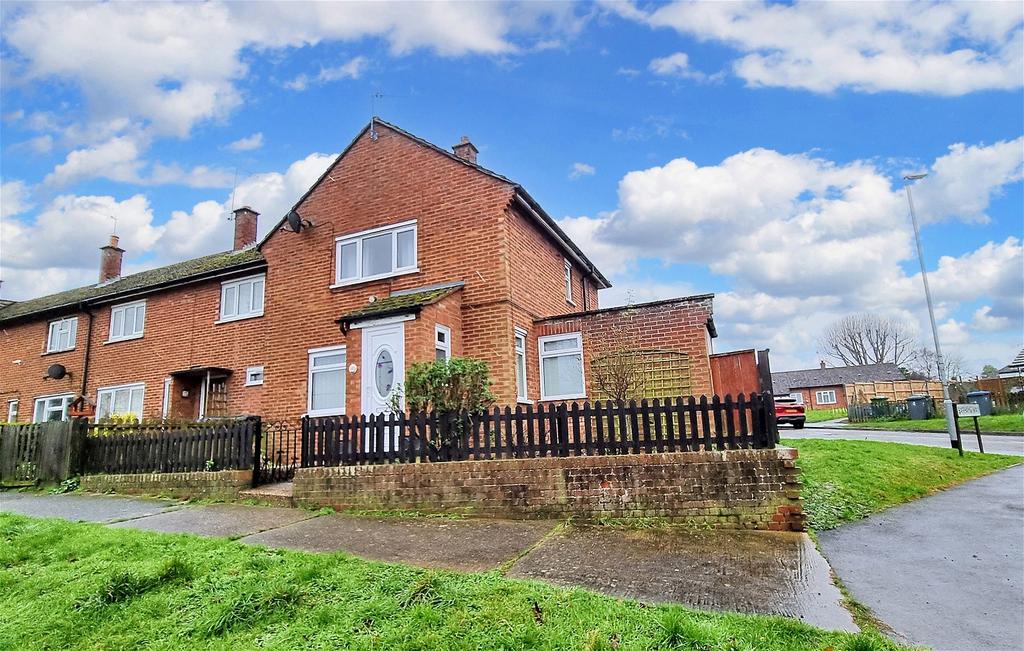 Wickham Market, Nr Woodbridge, Suffolk 2 bed end of terrace house for