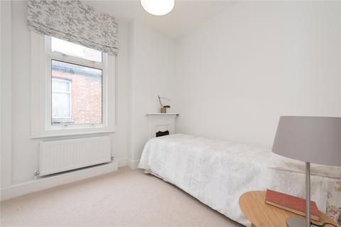 10 Drayton Road, London, NW10 4EL