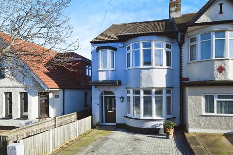 3 bedroom semi-detached house for sale, St Georges Park Avenue, Westcliff-on-sea, SS0