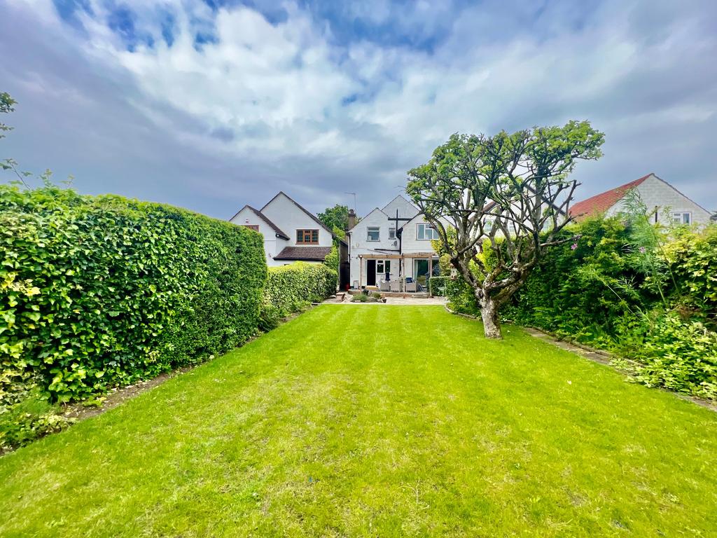 Pinner Hill Road, Pinner, HA5 4 bed detached house for sale £1,100,000