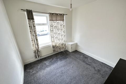 3 bedroom terraced house to rent - Stovell Avenue, Manchester, M12
