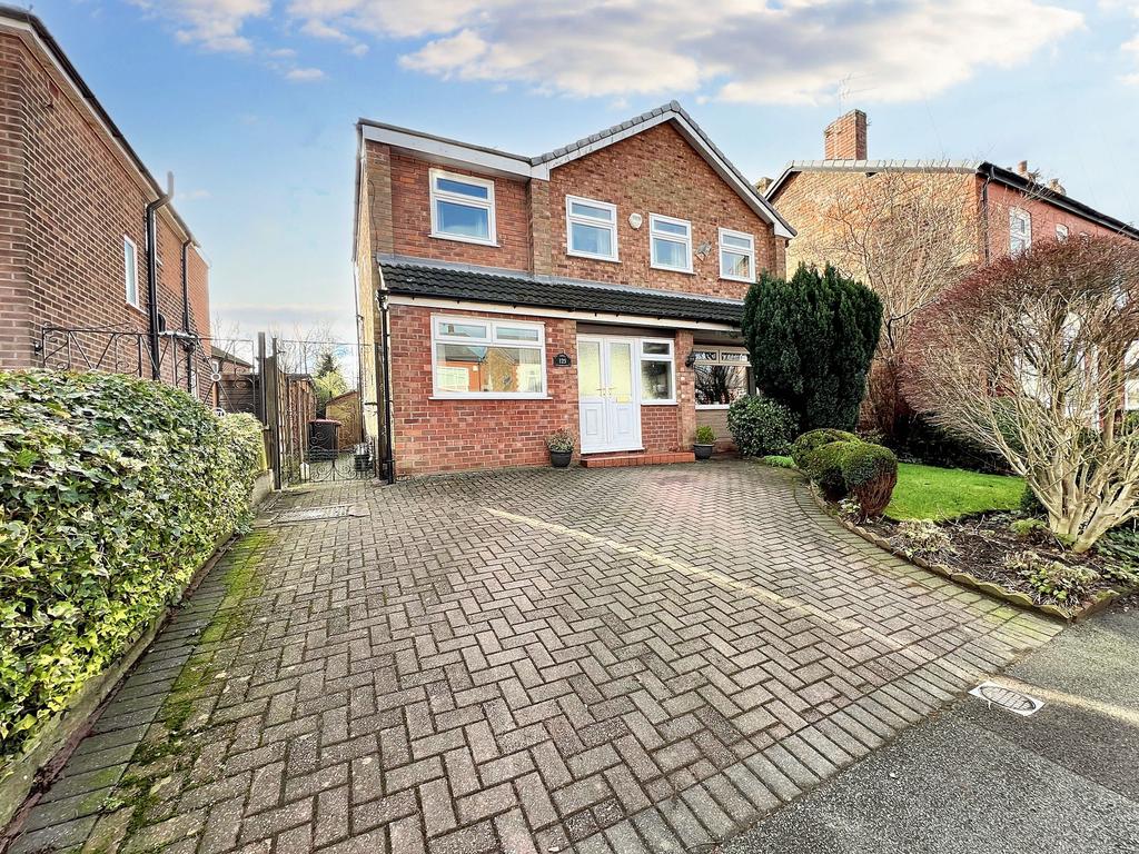 Peel Green Road, Eccles, M30 4 bed detached house £375,000