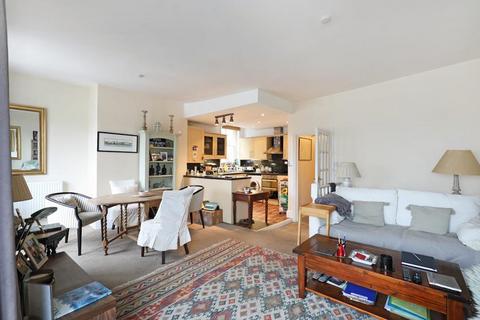 2 bedroom flat for sale, The Terrace, Barnes, SW13
