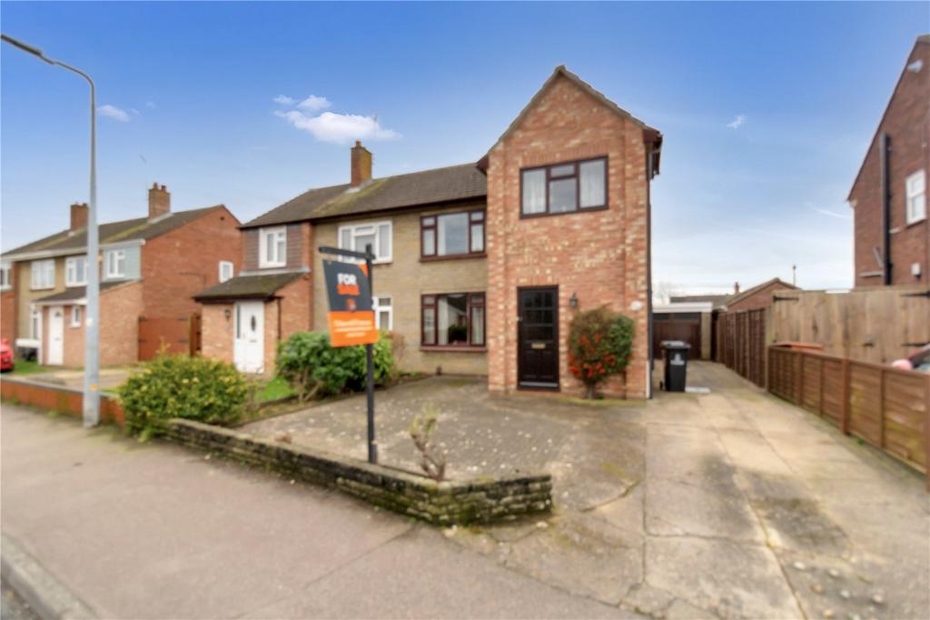 Holly Road, Stanway, Colchester, Essex, CO3 3 bed semidetached house