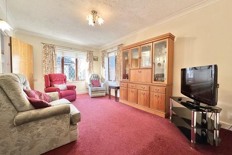 2 bedroom apartment for sale, Pegasus Court, Fleet, Hampshire