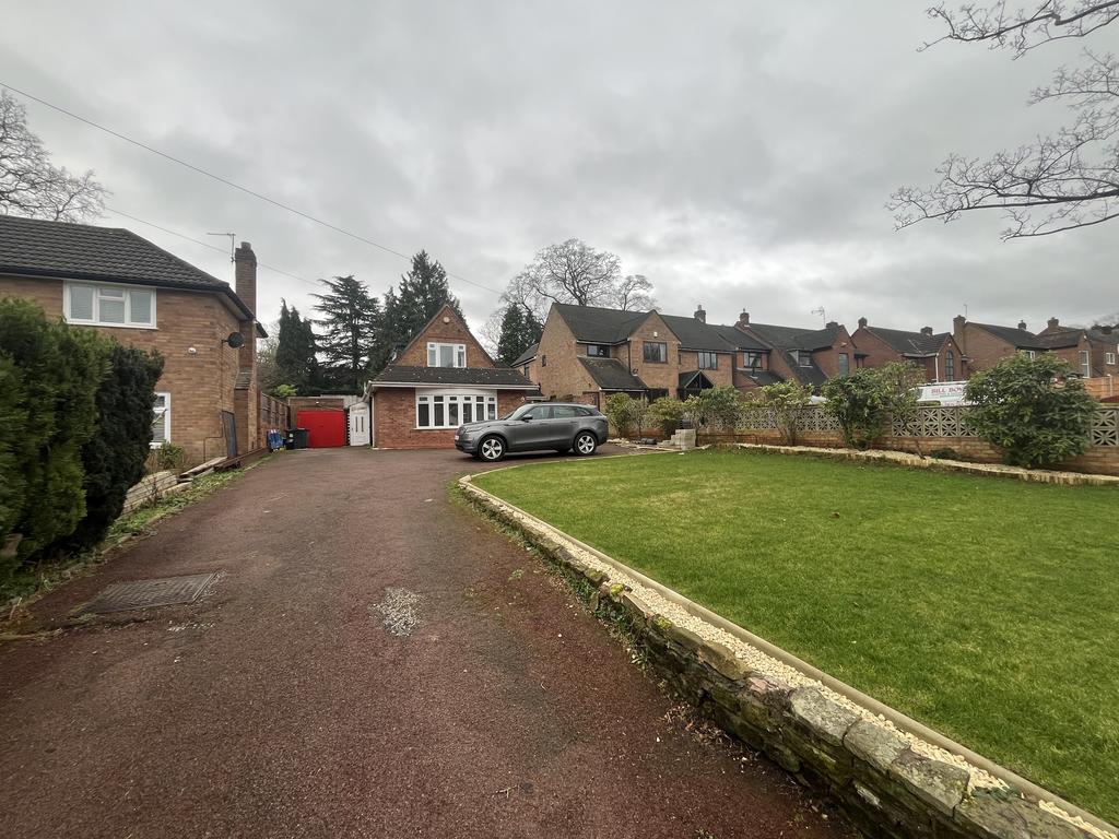 Moorcroft Road, Birmingham B13 4 bed terraced bungalow £2,030 pcm (£