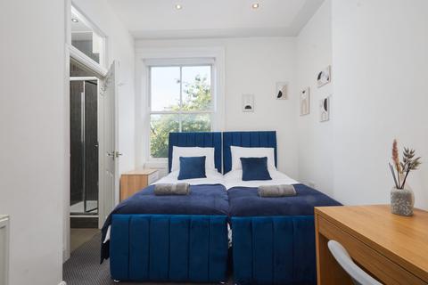 2 bedroom serviced apartment to rent, Blenheim Terrace, Leeds LS2