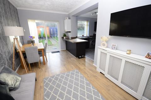 37 Douglas Gardens, Gateshead, NE11 9RA