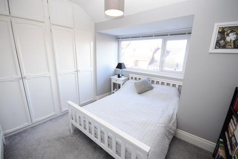 37 Douglas Gardens, Gateshead, NE11 9RA