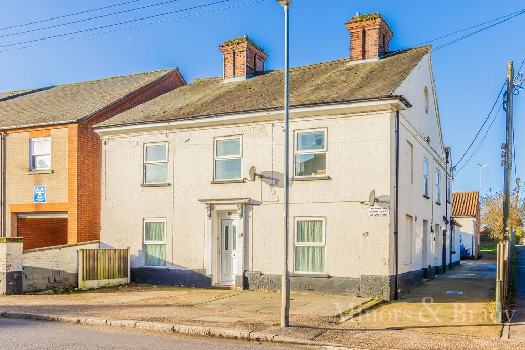 Station Street, Swaffham, PE37 3 bed ground floor flat £695 pcm (£160 pw)