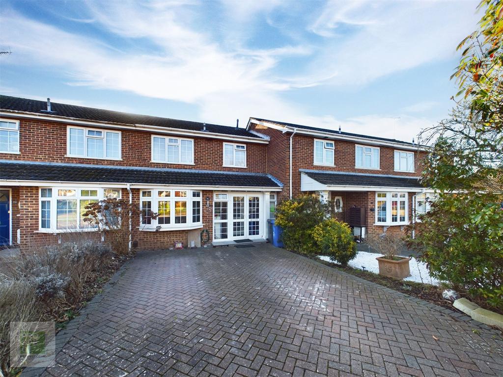 Beverley Gardens, Maidenhead... 4 bed terraced house £2,750 pcm (£635 pw)